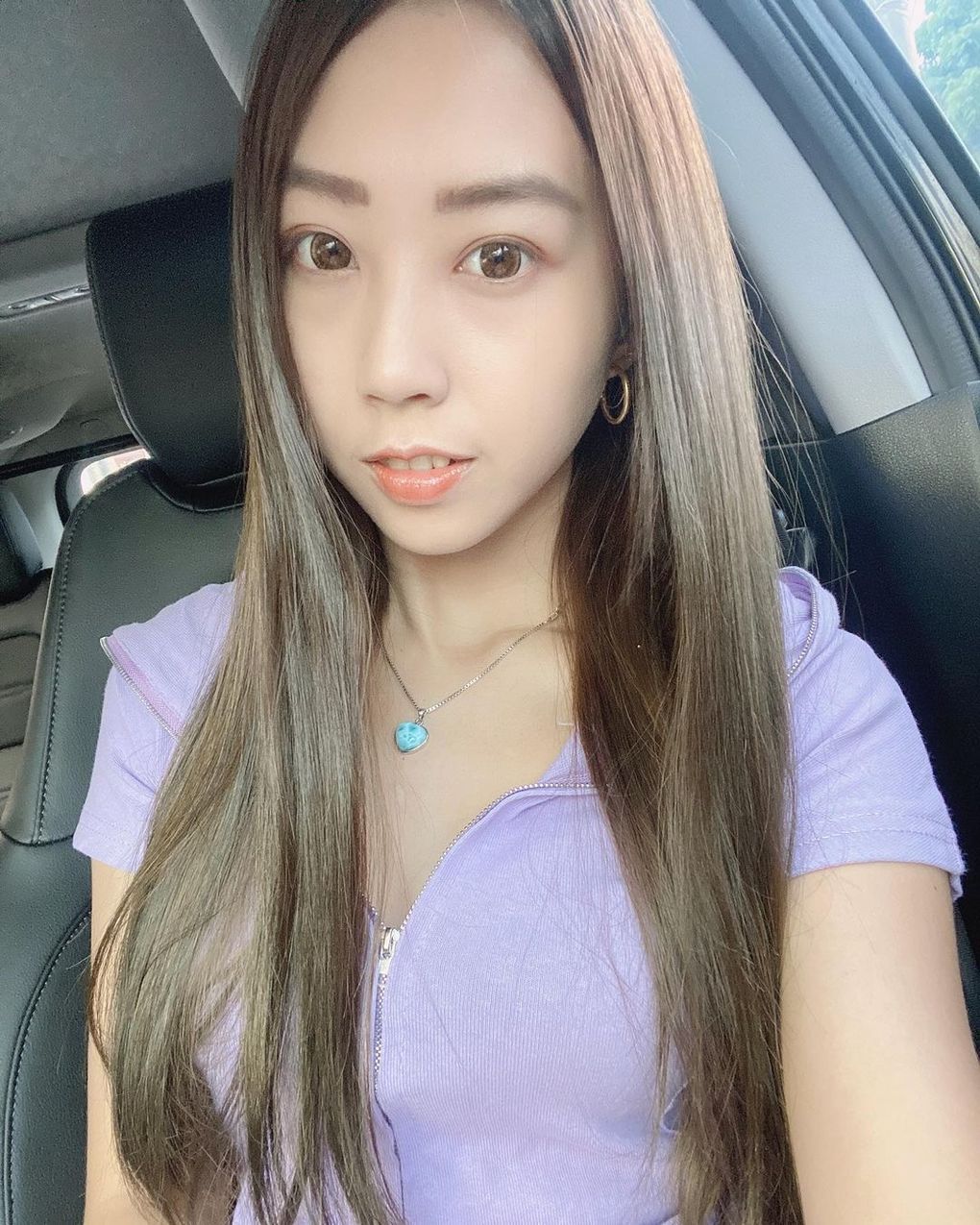 长腿美女果冻稚嫩瓜子脸与专属的一抹微笑 贴身旗袍身材直接一览无遗！ Facebook-第3张