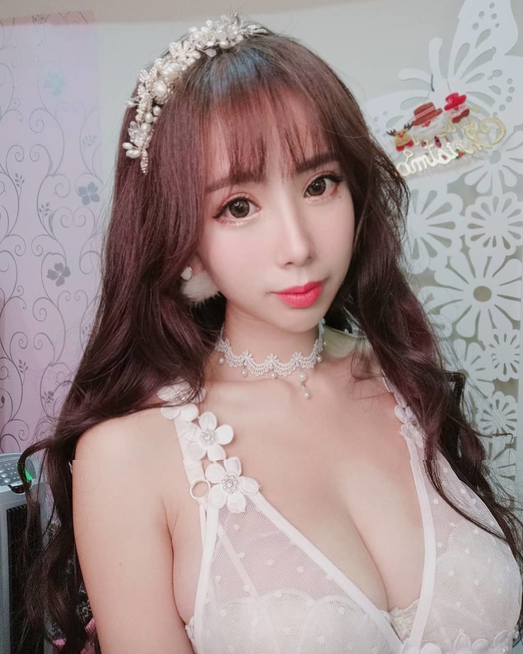 翘臀美姬甄馨Tiffany这位通灵神女是真的仙女下凡！庙会礼生与性感师姐的反差太迷人 Facebook-第9张