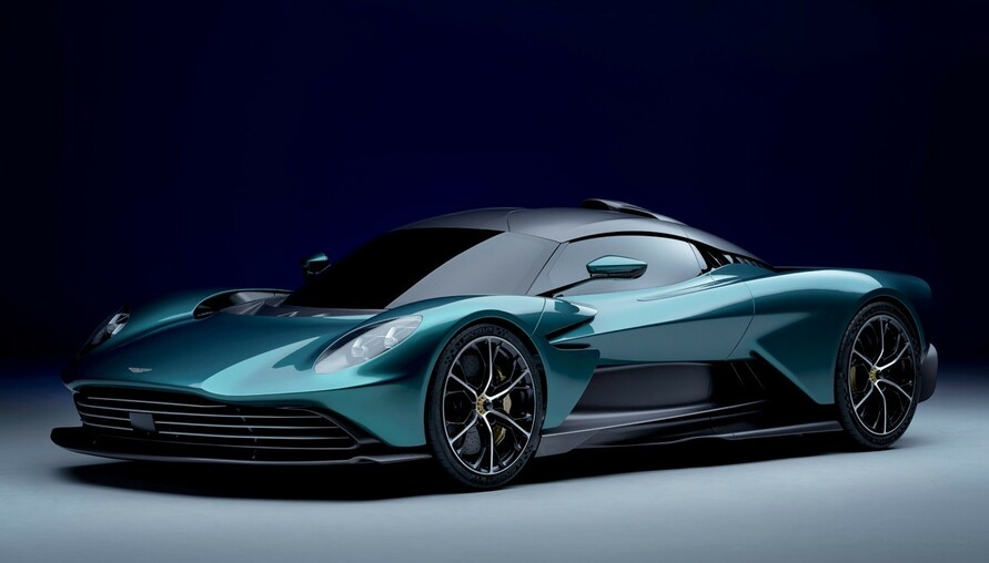 自 F1 重生的合法道路用車，Aston Martin 發表全新首款量產中置油電超跑 Valhalla：讓你體會在道路奔馳的極致快感
