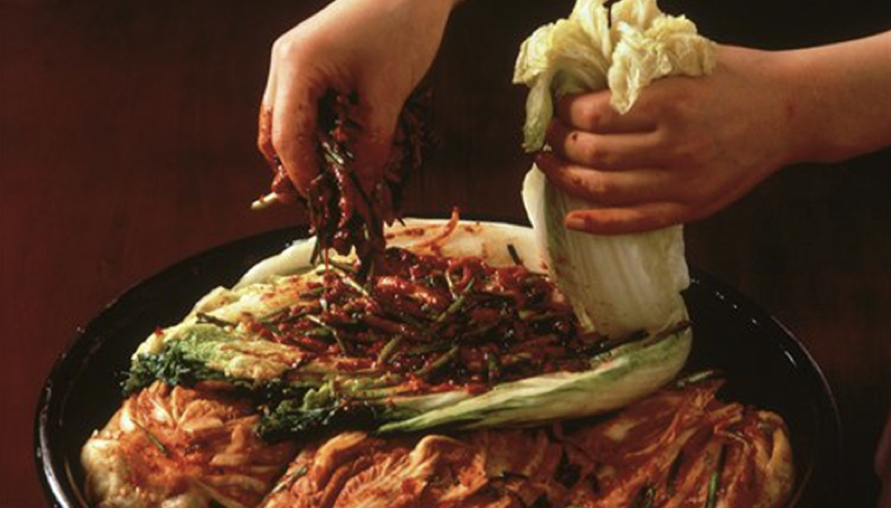 不能再叫「泡菜」韓國Kimchi經過一番爭辯戰之後南韓觀光部宣佈韓式泡菜的中文譯名為「辛奇」