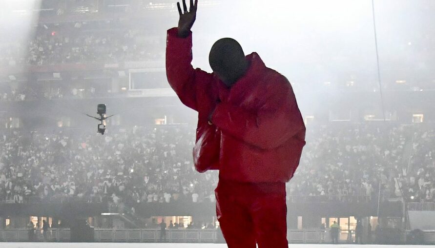 辣個男人又回來了！Kanye West新專輯「DONDA」攜手Balenciaga推出聯名週邊商品！熱力點燃今夏潮流戰火！