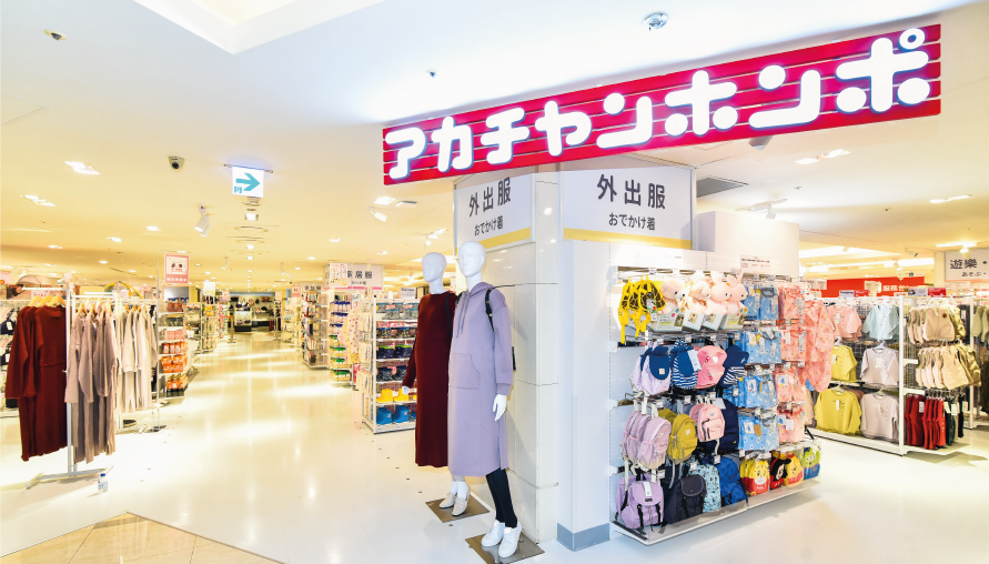 不用再飛出國、找代購！日本母嬰用品專門店「阿卡將本舖 明曜店」插旗東區，日本境內人氣商品、聯名款同步販售