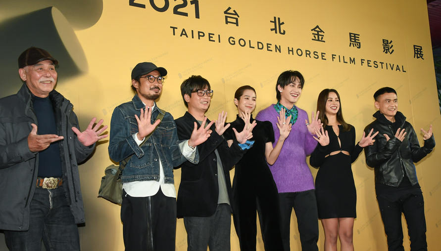 《不想一個人》范少勳搭莫允雯、温貞菱亮相金馬世界首映 大尺度演出滿場觀眾看得臉紅心跳