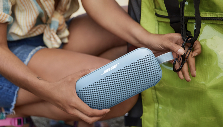 走到哪音樂炸到哪！Bose 推出全新 SOUNDLINK FLEX 藍牙揚聲器，從露營、戶外活動到浴室一路chill