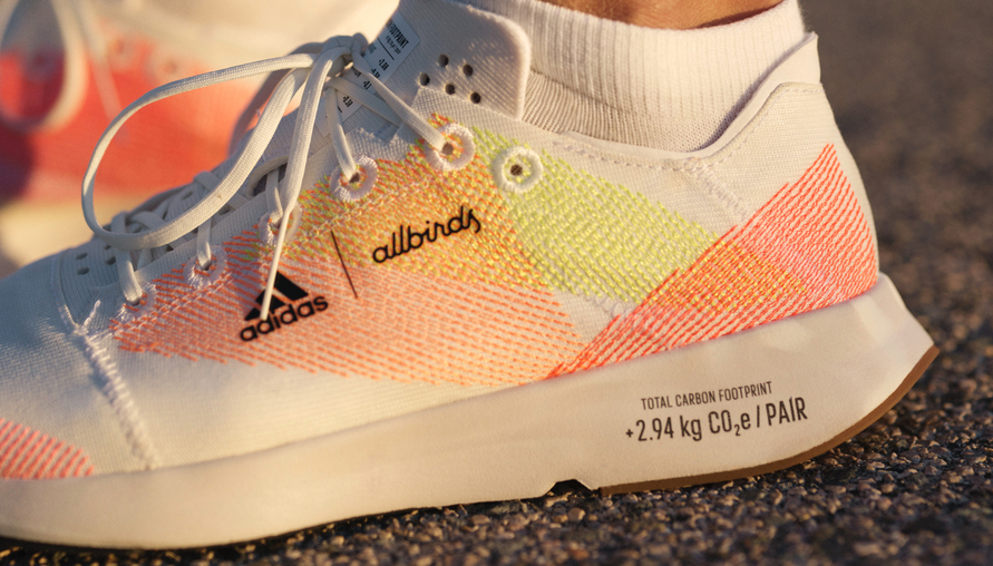 adidas攜手Allbirds打造地表最環保跑鞋  ADIZERO X ALLBIRDS 2.94 KG CO2E 碳足跡僅2.94 KG 地球永續始於綠色雙足