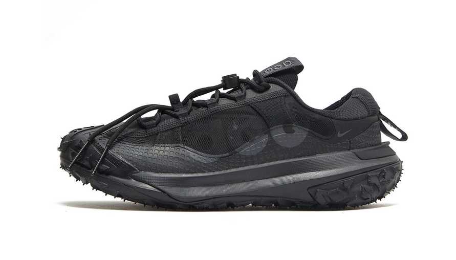 Nike ACG Mountain Fly 2 Low "Triple Black"：潮流黑派登場！