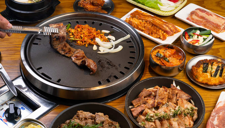 一個人也能大快朵頤！八色烤肉以單人套餐全面攻佔韓烤市場