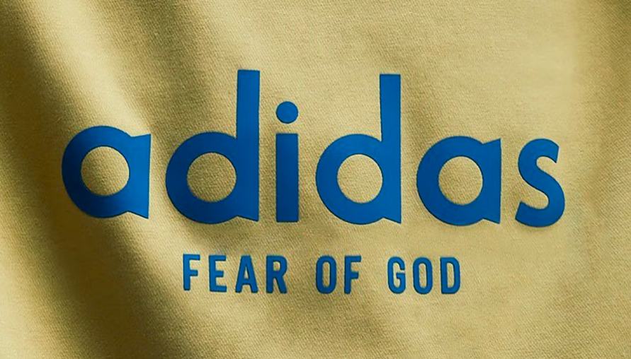 終於曝光！Fear of God 與 adidas 聯名款全白拖鞋，極簡設計攻佔時尚巔峰