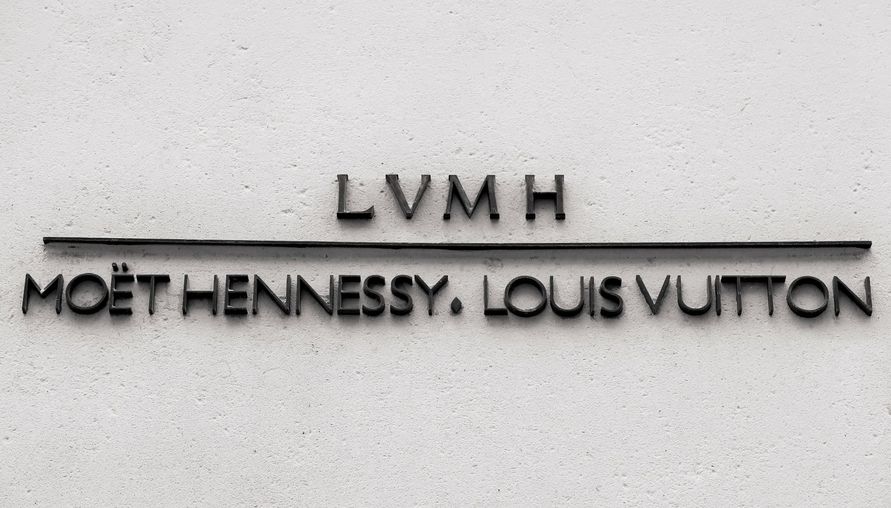 LVMH 如何在全球肆虐的競爭中，突破困境並拿下 422 億歐元的豐收？