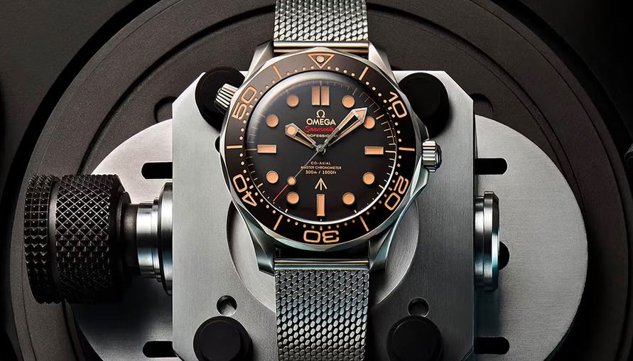 時尚轉向：中價位錶款如OMEGA、Cartier稱霸二手市場，小巧錶殼正引領新趨勢