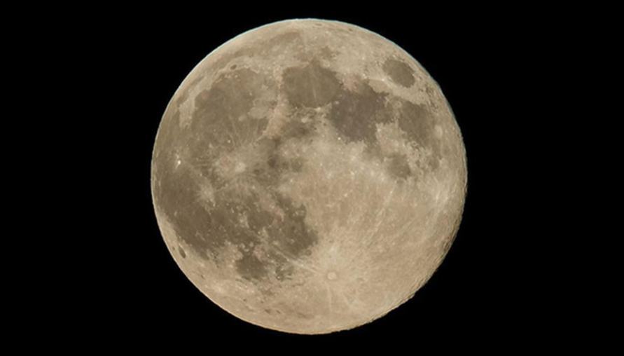 百年難見奇景！「超級藍月」今晚現身，不見得再等8年！