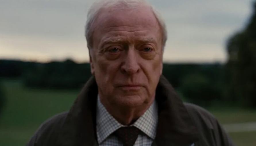 「絕世英倫紳士」Michael Caine 說再見！告別影壇的最後一步舞