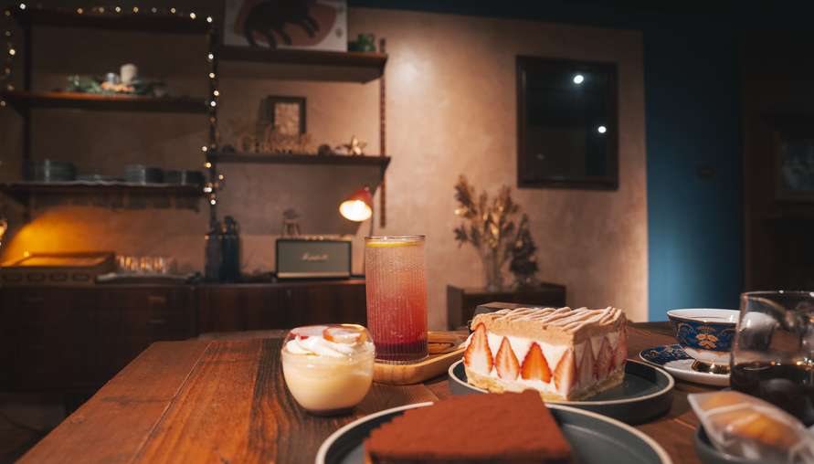 『深夜裡的法國手工甜點』迎來草莓季：全新草莓系列與神秘啜飲空間的雙重驚喜