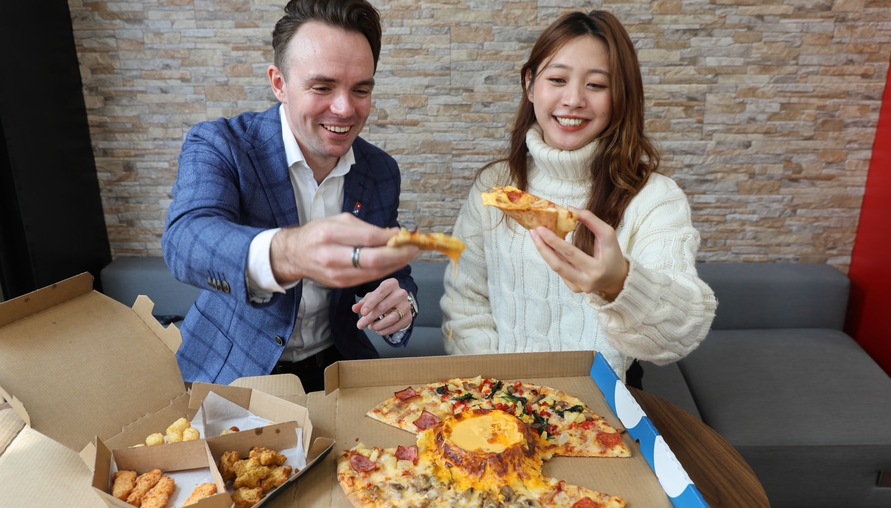 吃披薩也能炸創意！達美樂推出「起司火山四喜披薩」，讓你的味蕾爆發！