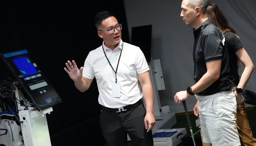 打造專屬舒適：UNIX與阿瘦皮鞋合作，全球首創AI客製高球鞋墊登台灣