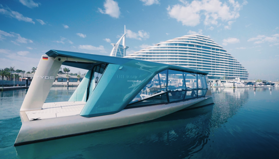 卓美亞與BMW聯手打造零排放奇蹟，全球首艘電動遊艇ICON號駛入古堡酒店