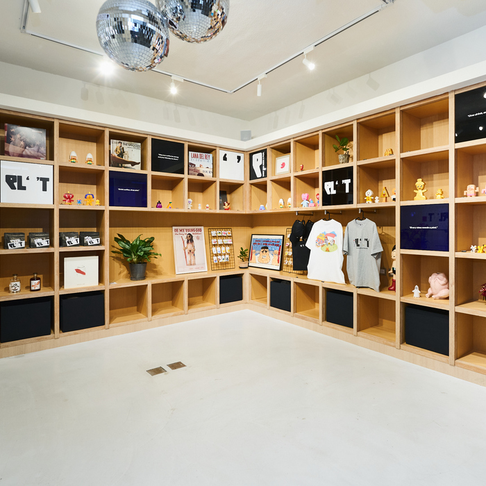 不只是咖啡店！PLOT 將咖啡、自然酒與藝術融合成一場城市故事